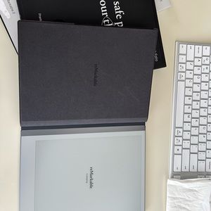 Remarkable 2, Markable Plus pen, leather folio